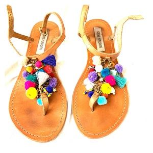 Steve Madden charmed sandals size 9